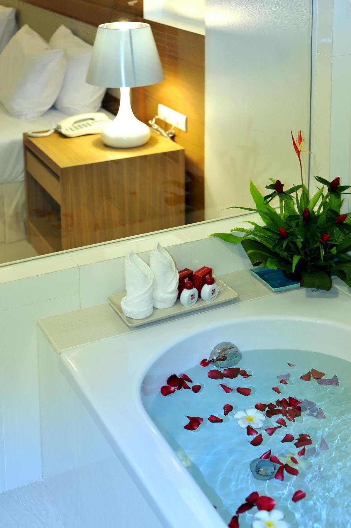 Chalong Princess Pool Villa Resort Sha Extra Plus Екстер'єр фото